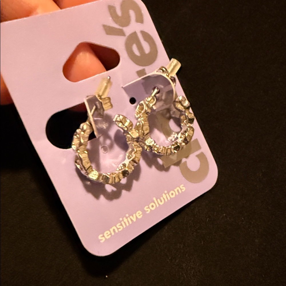 5/$25 heart Earrings